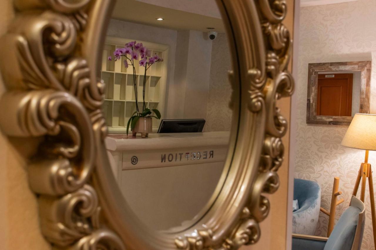 בודווה Mali Hotel Porat מראה חיצוני תמונה