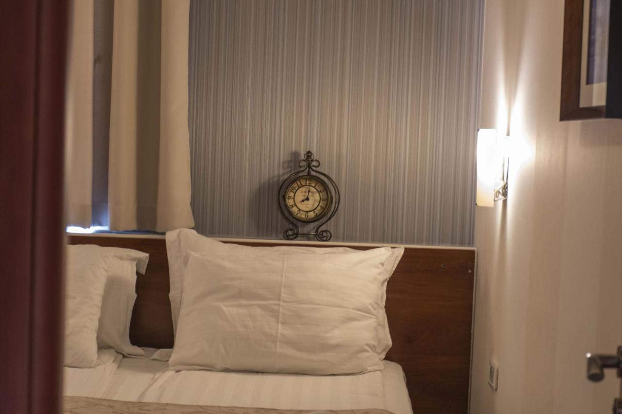 בודווה Mali Hotel Porat מראה חיצוני תמונה