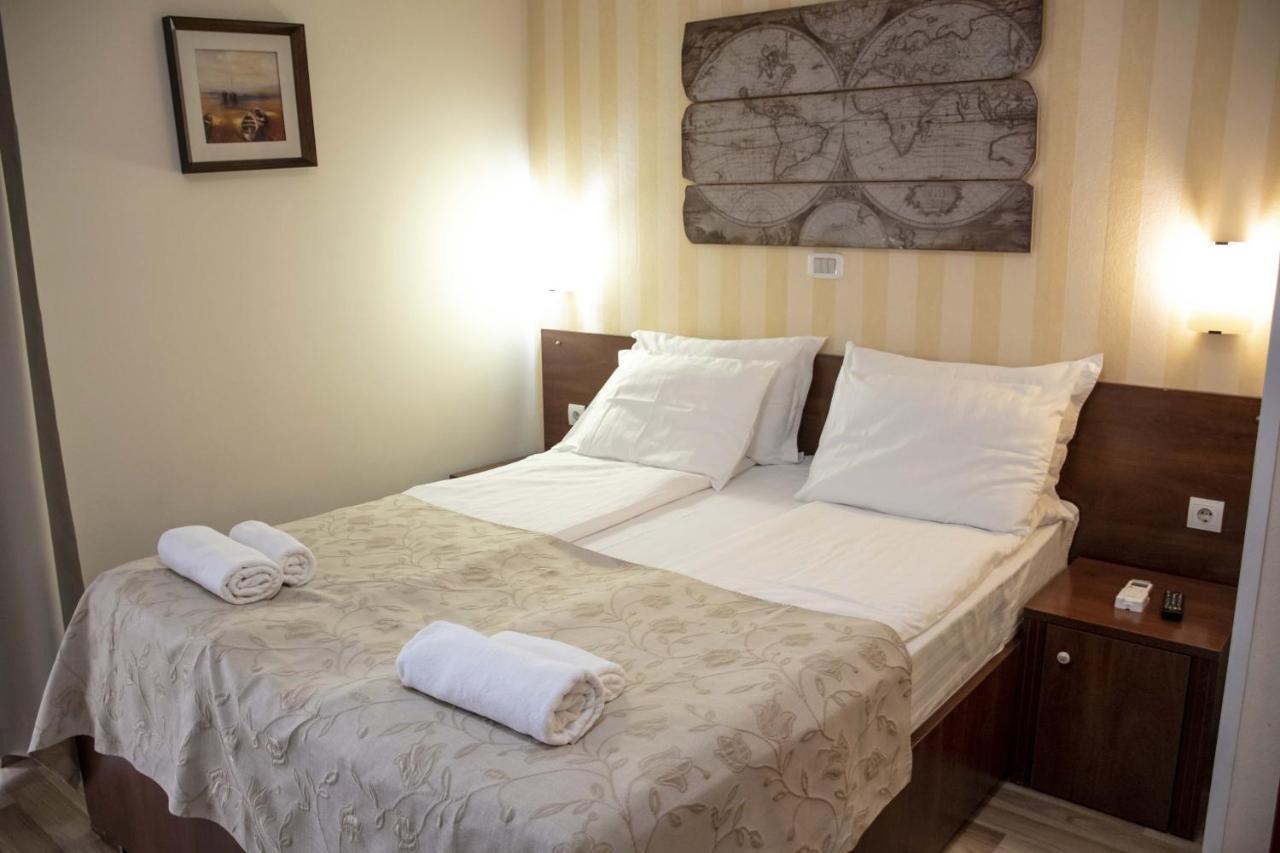 בודווה Mali Hotel Porat מראה חיצוני תמונה