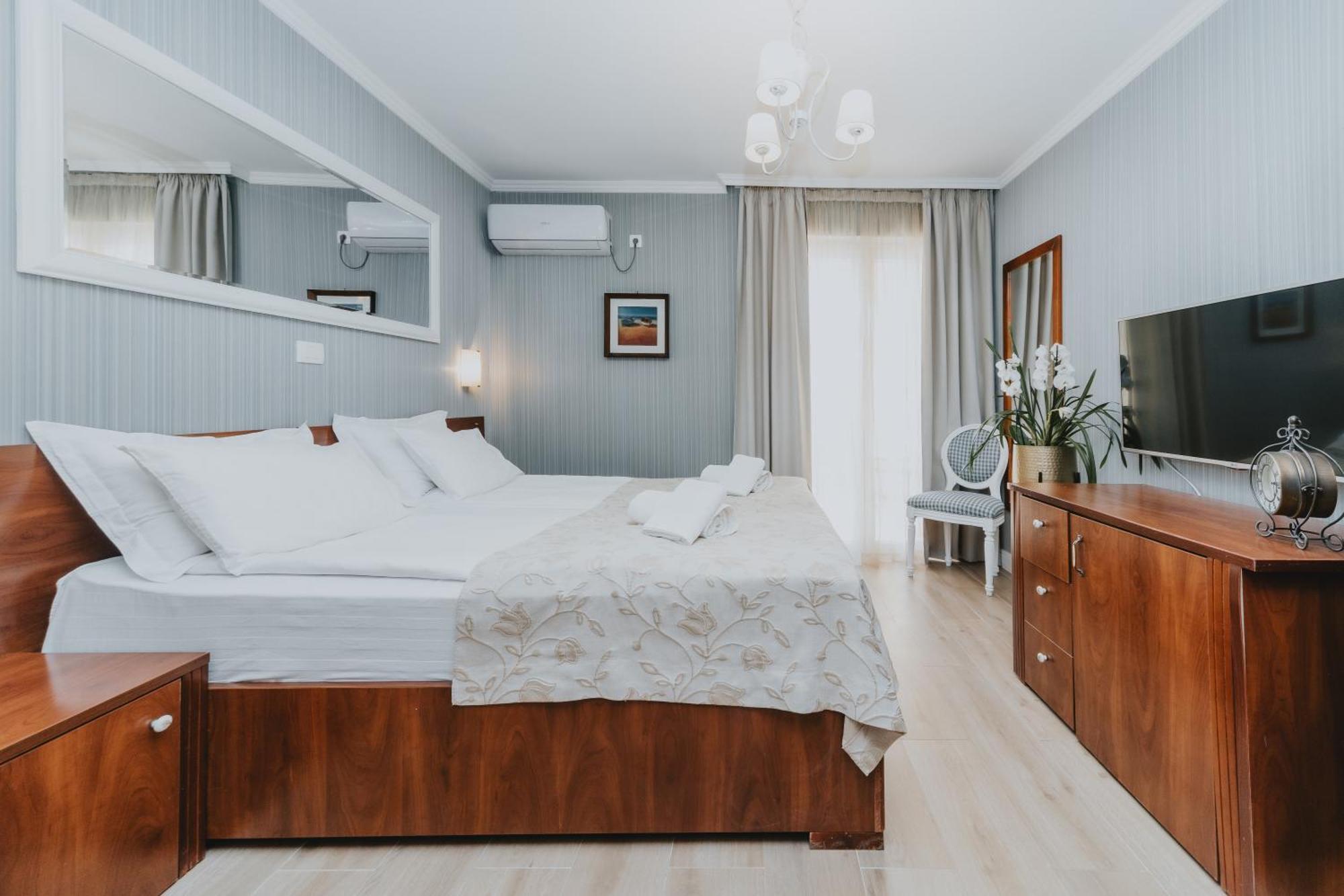 בודווה Mali Hotel Porat מראה חיצוני תמונה